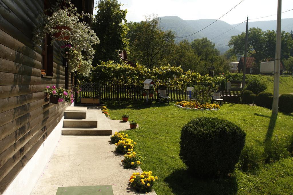 Hotel House Drakulic Korenica Esterno foto
