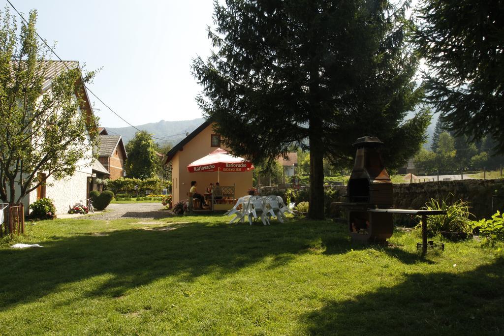 Hotel House Drakulic Korenica Esterno foto