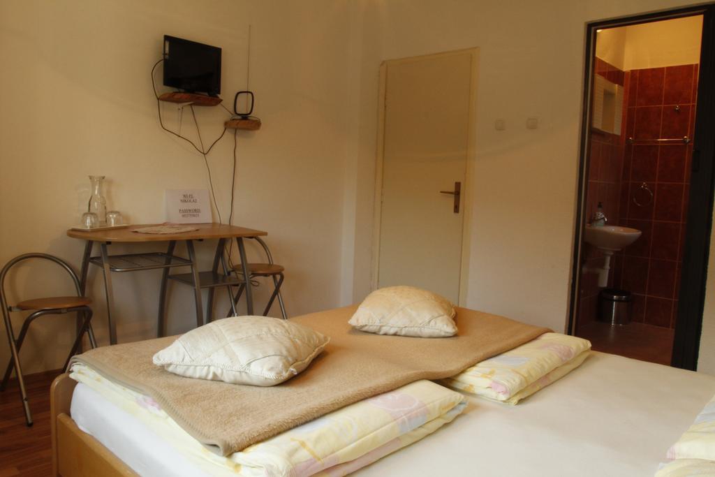 Hotel House Drakulic Korenica Esterno foto