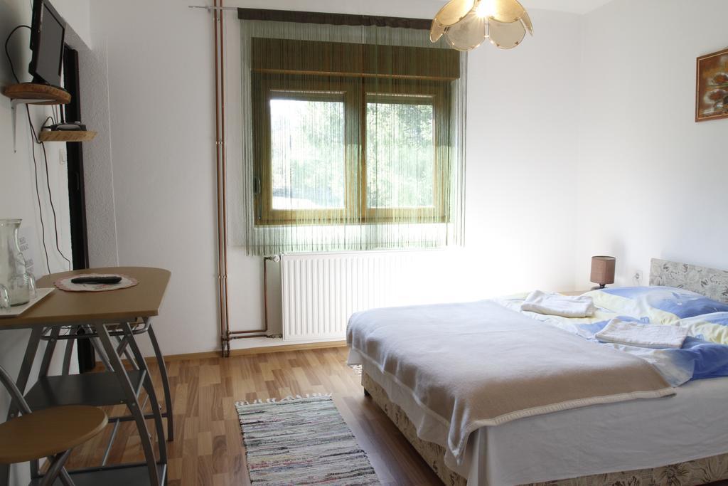 Hotel House Drakulic Korenica Esterno foto