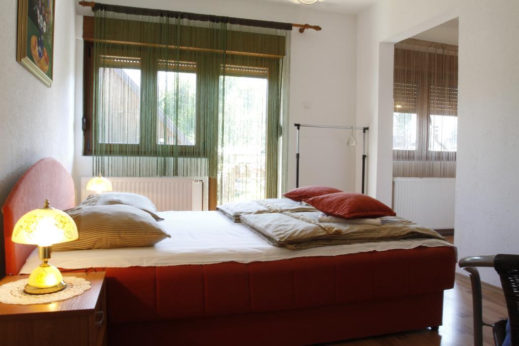 Hotel House Drakulic Korenica Esterno foto