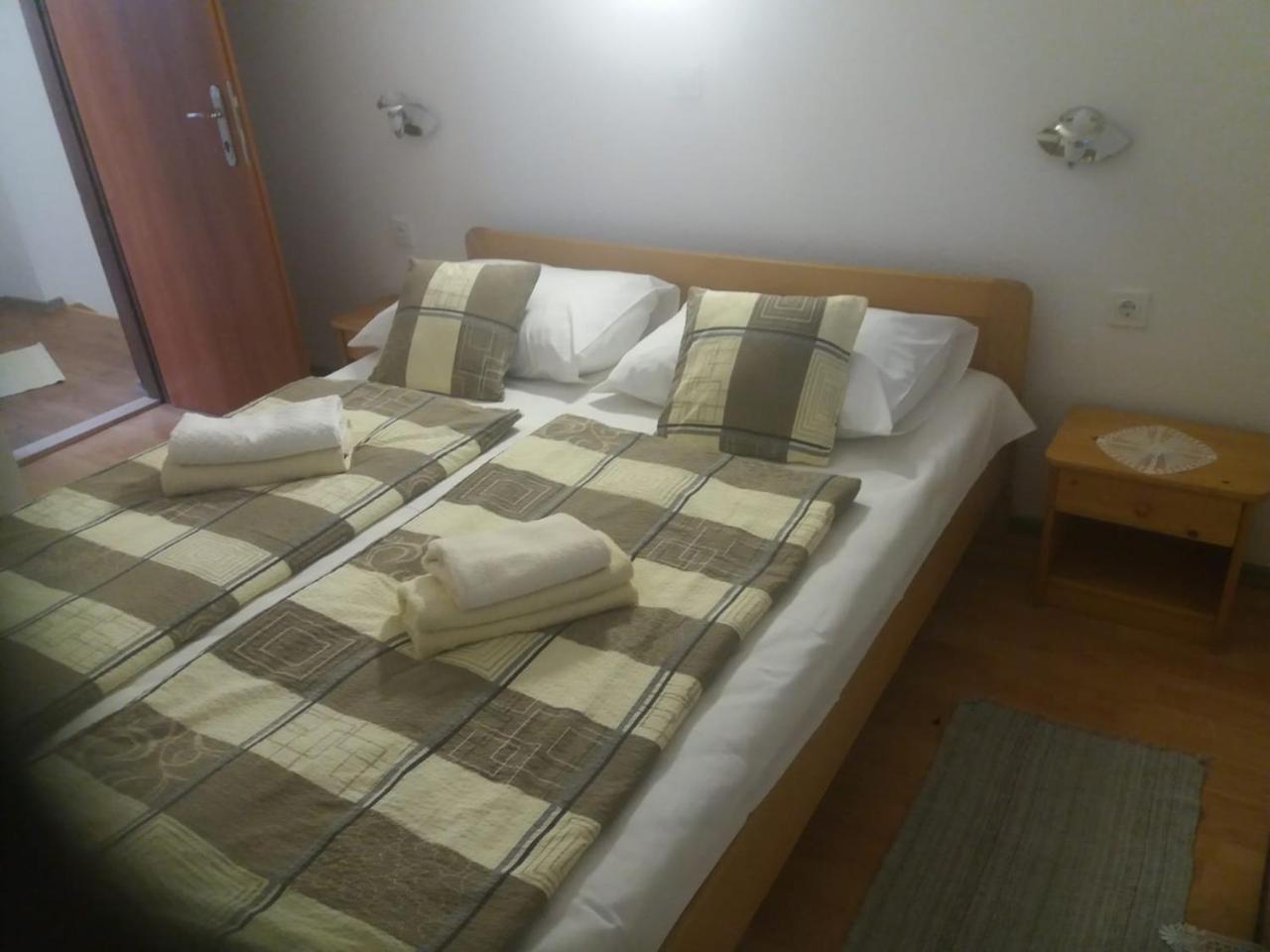 Hotel House Drakulic Korenica Esterno foto